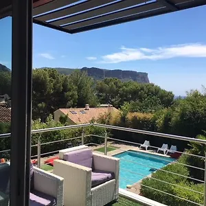 W , Cassis Frankreich