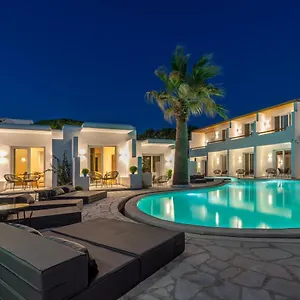 Omnia Mykonos Boutique & 4* אורנוס